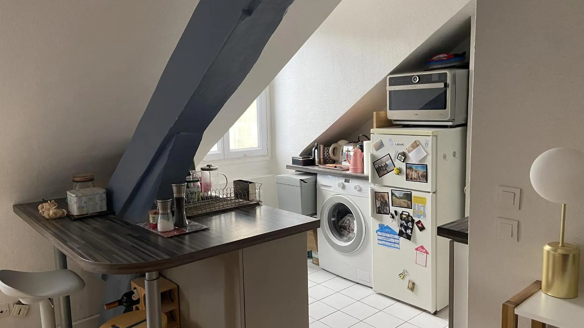 Апартаменты Small Love Nest Near The Bastille Париж